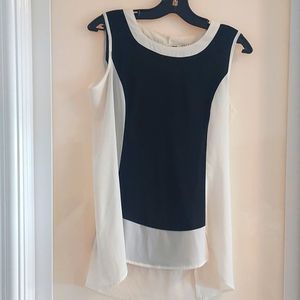 Sleevless tunic style blouse  Small